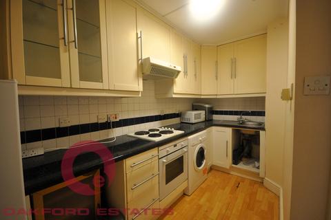 2 bedroom flat to rent, Drummond Street, Euston, London NW1