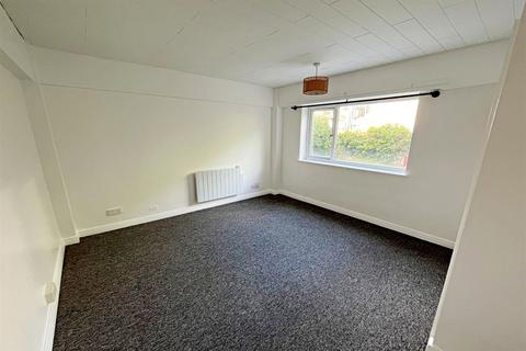2 bedroom flat to rent, Bournemouth