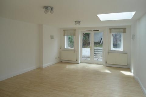 4 bedroom terraced house to rent, Elm Grove, Elm Grove