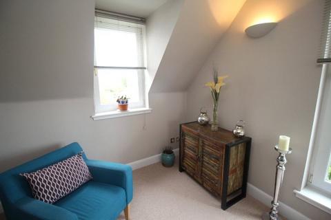 3 bedroom apartment to rent, Cramond Road North, Cramond, Edinburgh