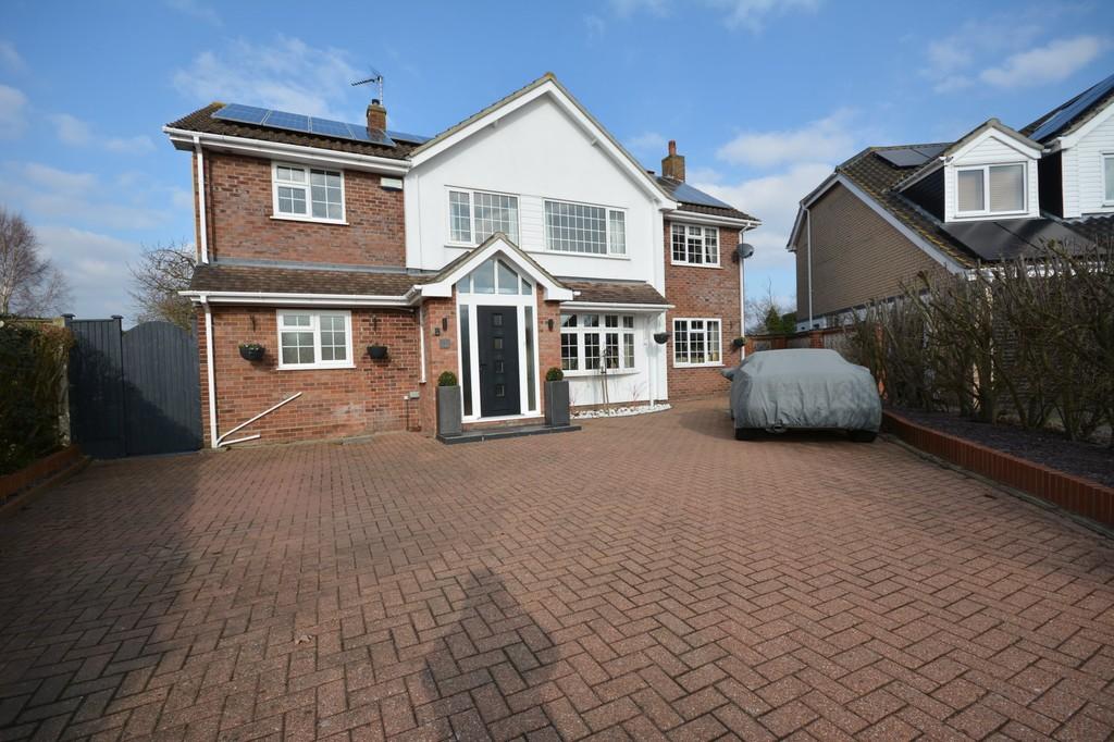 Gunton Drive, Lowestoft 4 bed detached house £480,000