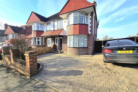 3 bedroom semi-detached house to rent, The Avenue