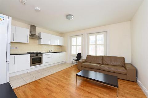 3 bedroom apartment to rent - Putney High Street, Flat C, Putney