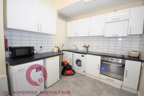 5 bedroom flat to rent, St John Street, Islington, London EC1V
