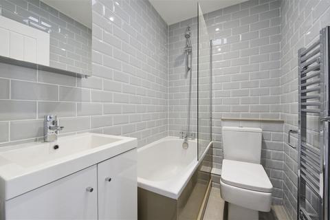 1 bedroom flat to rent, Shepherd's Bush W12 W12