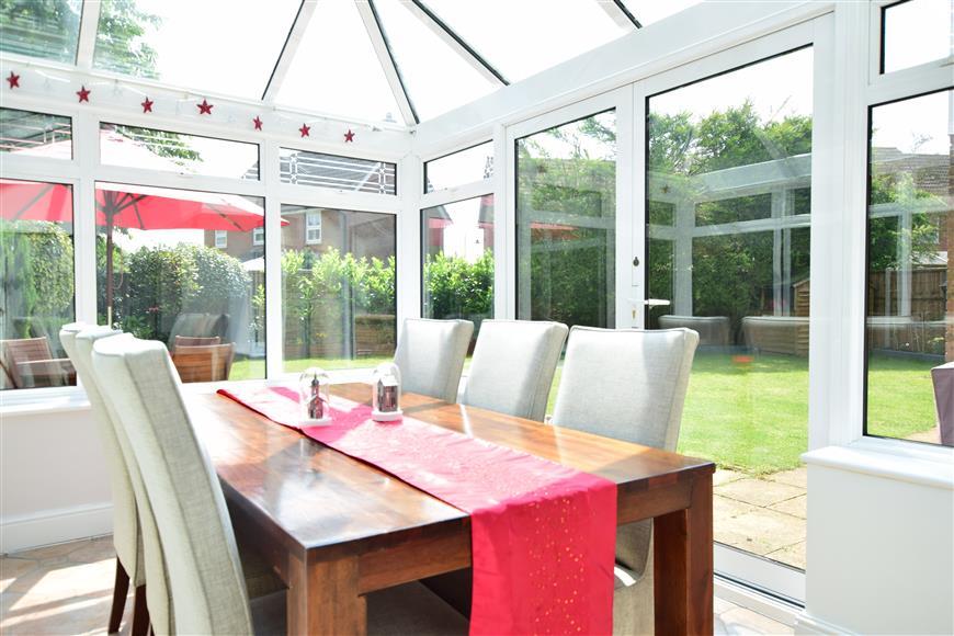 Lambourne Drive, Kings Hill, West Malling, Kent 5 bed detached house