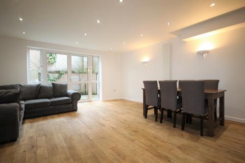 3 bedroom maisonette to rent, Kamen Court, Royal College Street, Camden, NW1