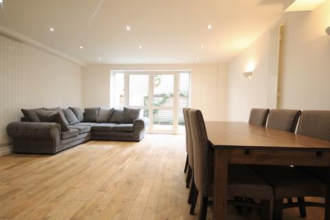 3 bedroom maisonette to rent, Kamen Court, Royal College Street, Camden, NW1