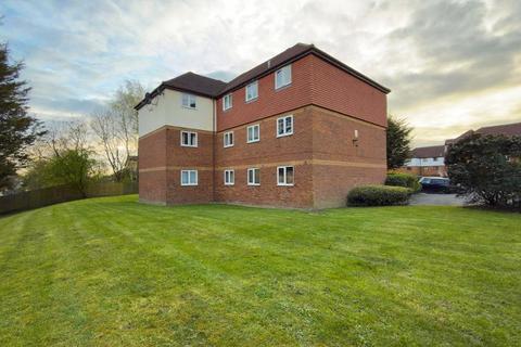 2 bedroom flat to rent, Moray Close, Edgware HA8