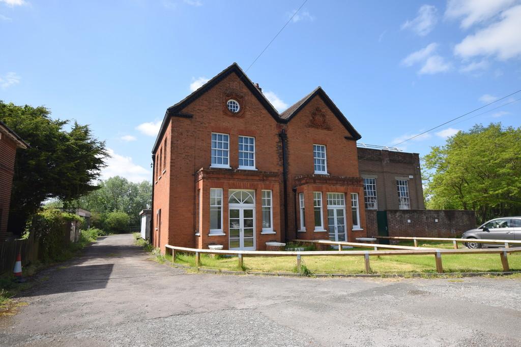 Sandford Mill Road, Chelmsford 2 bed semidetached house £1,000 pcm