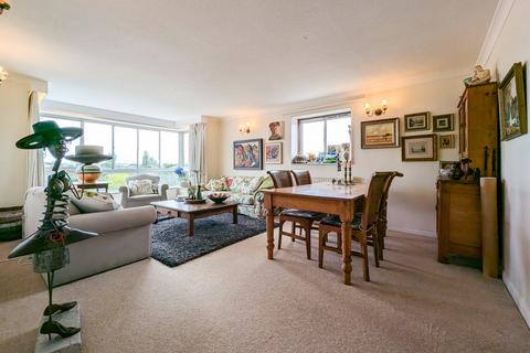 2 bedroom apartment to rent, Thames Haven, Portsmouth Road