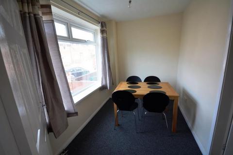 4 bedroom terraced house to rent, Bradford Crescent  Durham