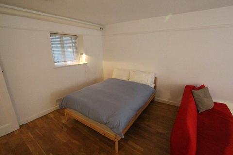 Studio to rent, Crane Court, London, EC4A