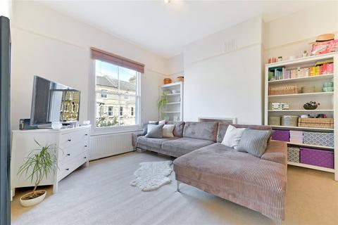 2 bedroom apartment to rent, Cologne Road, London, SW11