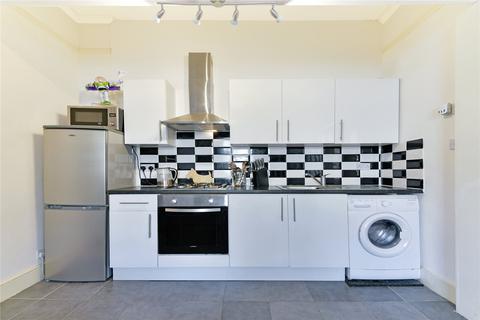 2 bedroom apartment to rent, Cologne Road, London, SW11