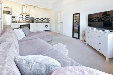 2 bedroom apartment to rent, Cologne Road, London, SW11