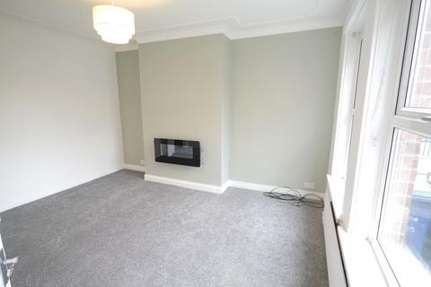 2 bedroom end of terrace house to rent, Monkchester Road - Walker