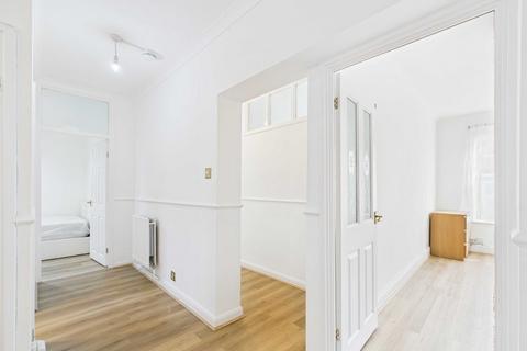 3 bedroom flat to rent, George Row, London Bridge