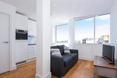 Studio to rent - Slough, Berkshire, SL1