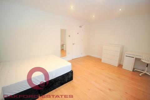 4 bedroom flat to rent, Euston Road, Euston, London NW1