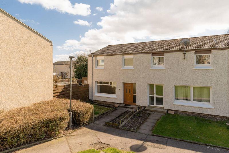 20 Plora Crescent, Innerleithen, EH44 6LX 3 bed end of terrace house
