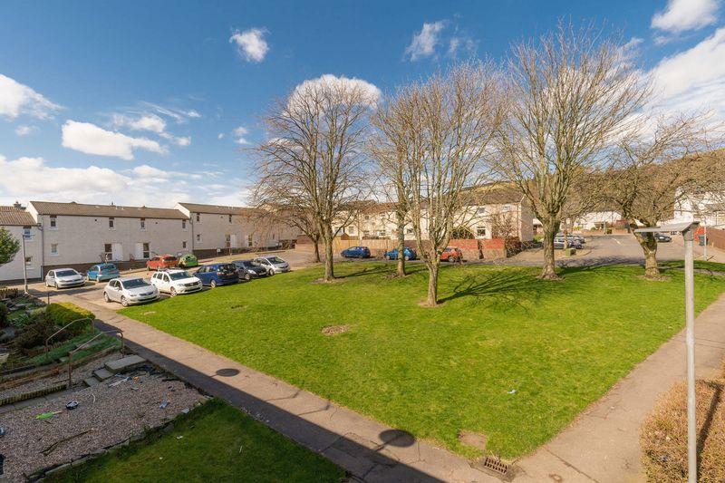 20 Plora Crescent, Innerleithen, EH44 6LX 3 bed end of terrace house