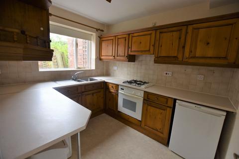 3 bedroom terraced house to rent, The Glades, Lytham, FY8