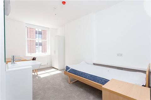 1 bedroom in a house share to rent, Fulham Road, London, SW3