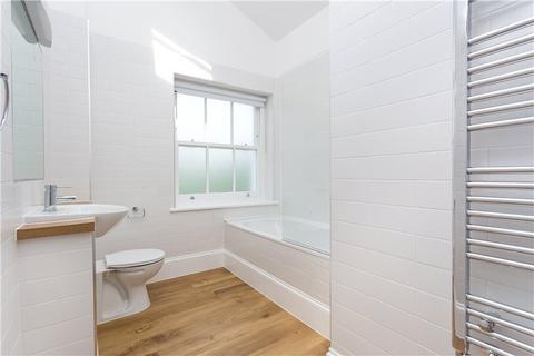 1 bedroom in a house share to rent, Fulham Road, London, SW3