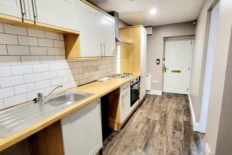 1 bedroom flat to rent, Flat 7, Warwick House, Avenue Road, DN2