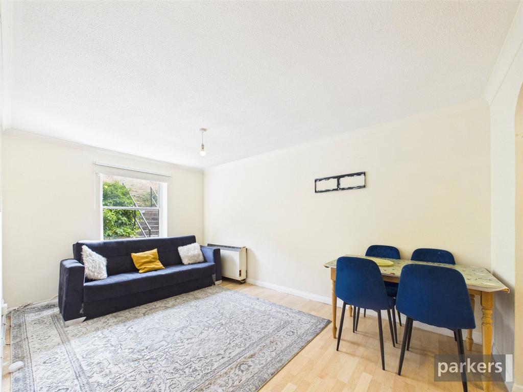 Lynden Mews, Reading RG2 – pohled 3