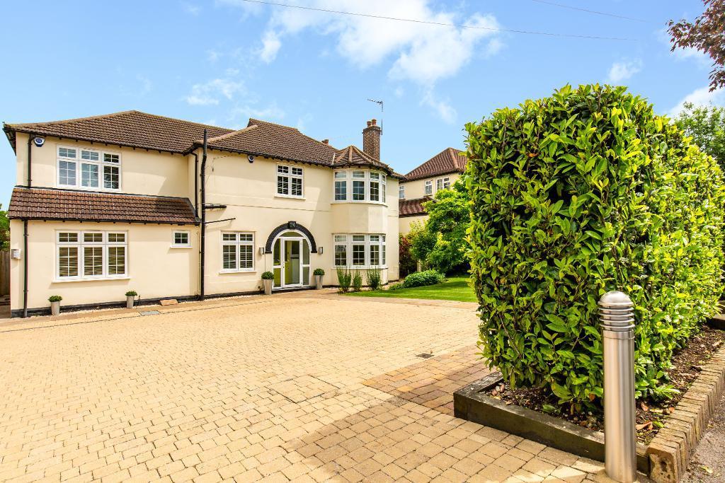 Arkwright Road, Sanderstead, Surrey, CR2 0LL 5 bed detached house £