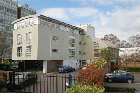 1 bedroom flat to rent, Bridge Court, Walton-On-Thames