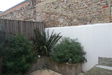 2 bedroom terraced house to rent, Brighton BN1