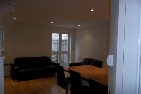 2 bedroom terraced house to rent, Brighton BN1
