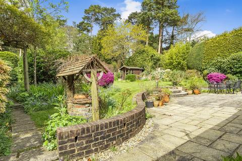 Woodside Georges Lane, Storrington, Pulborough, RH20 3JH