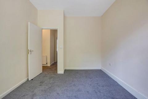 1 bedroom apartment to rent, High Street, Chatham