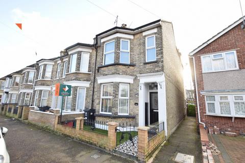 3 bedroom end of terrace house for sale, Eton Road, Clacton-on-Sea