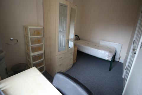 1 bedroom in a house share to rent, Room 4, Kent House, Clarendon Place, Leamington Spa
