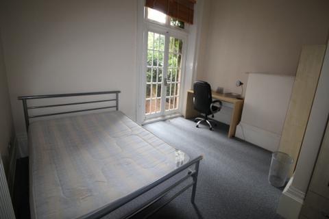 1 bedroom in a house share to rent, Room 2, Kent House, Clarendon Place