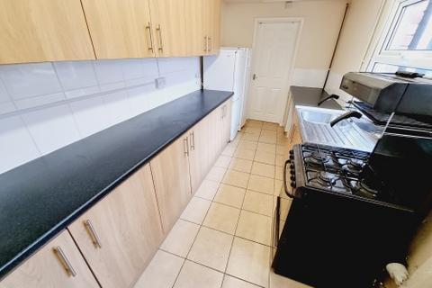 5 bedroom end of terrace house to rent, 20 Leam Street, Leamington Spa
