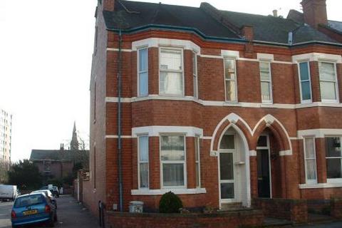 6 bedroom terraced house to rent, 42 Charlotte Street, Leamington Spa