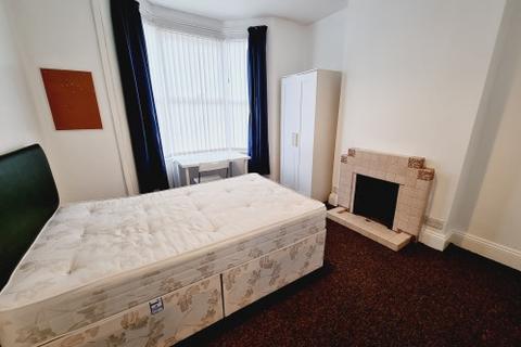 6 bedroom terraced house to rent, 62 Tachbrook Street, Leamington Spa