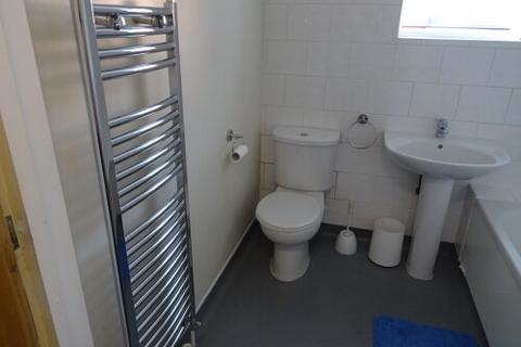 8 bedroom flat to rent - Flat 1, 131-135 Regent Street, Leamington Spa