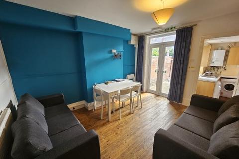 6 bedroom terraced house to rent - 68 Leicester Street, Leamington Spa