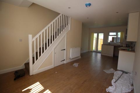 2 bedroom semi-detached house to rent, Buckley Road, Leamington Spa