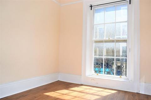 1 bedroom flat to rent, Harmer Street, Gravesend DA12