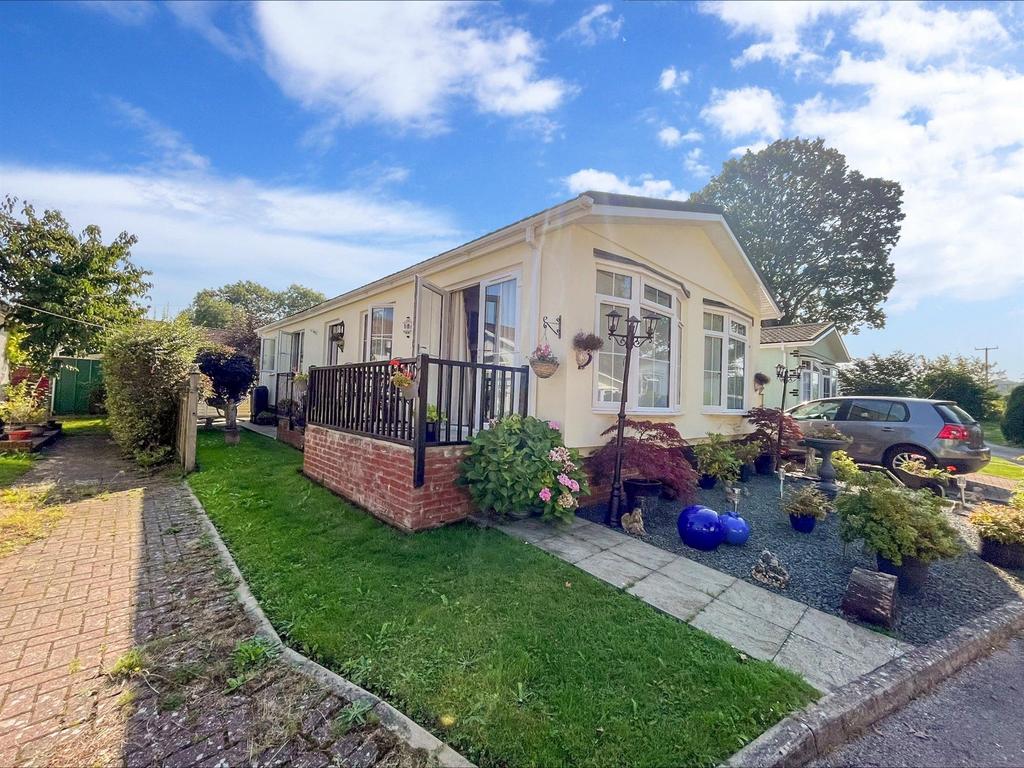 East Hill Road, Knatts Valley, Sevenoaks, Kent 3 bed park home for sale