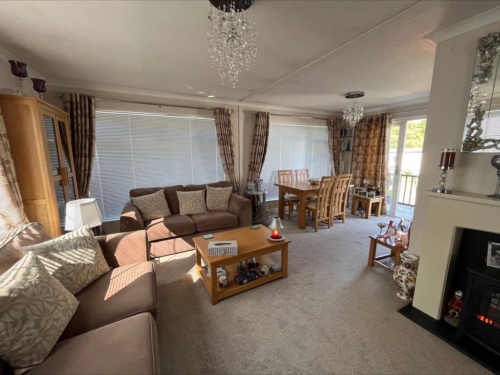 East Hill Road, Knatts Valley, Sevenoaks, Kent 3 bed park home for sale