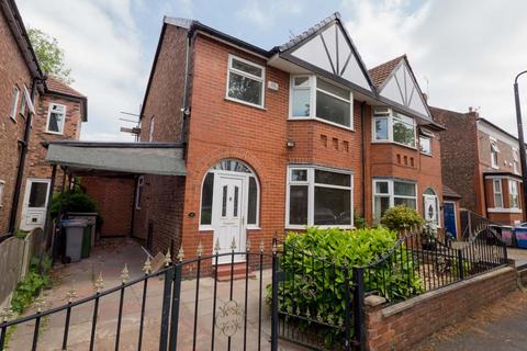 3 bedroom house to rent, Wycliffe Road, Urmston